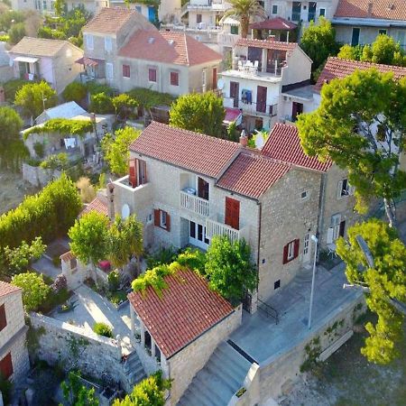 Apartments Racic Bol Bagian luar foto
