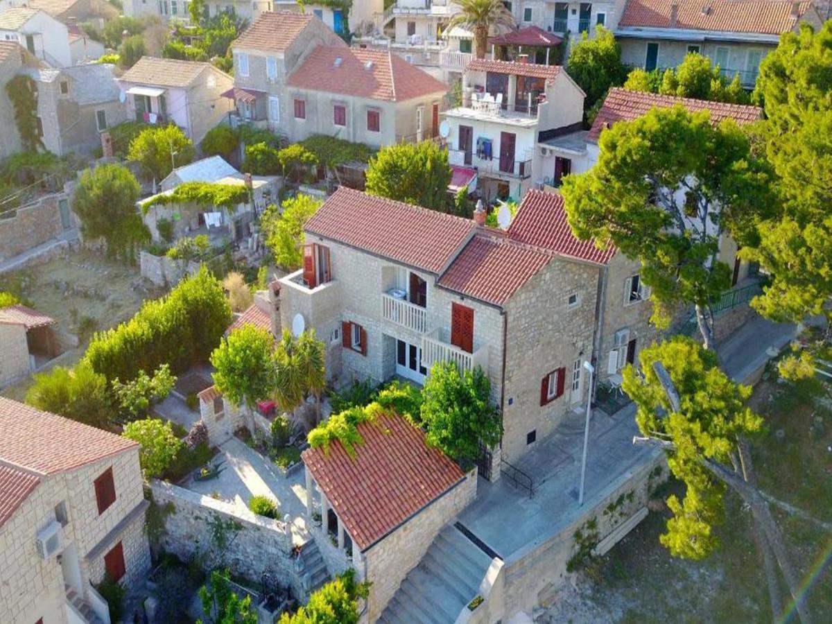 Apartments Racic Bol Bagian luar foto